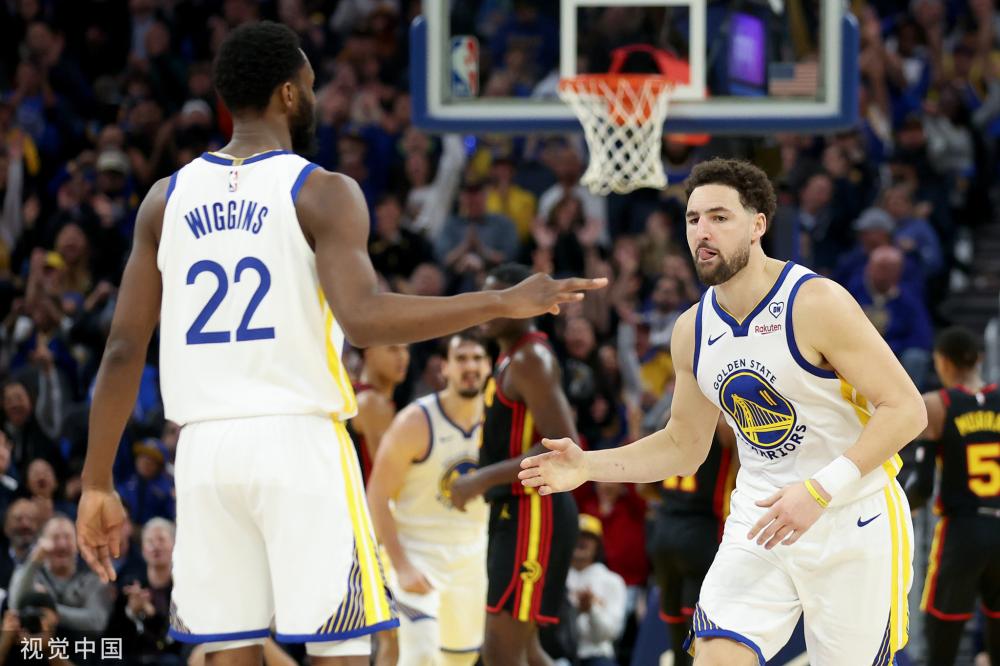 一个球员经 一个球员经