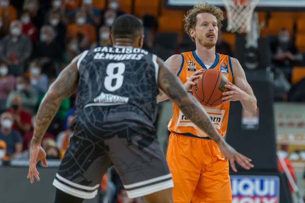 舞台上不断 舞台上不断